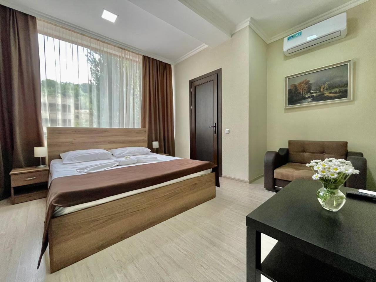 Merien Hotel Єреван Екстер'єр фото